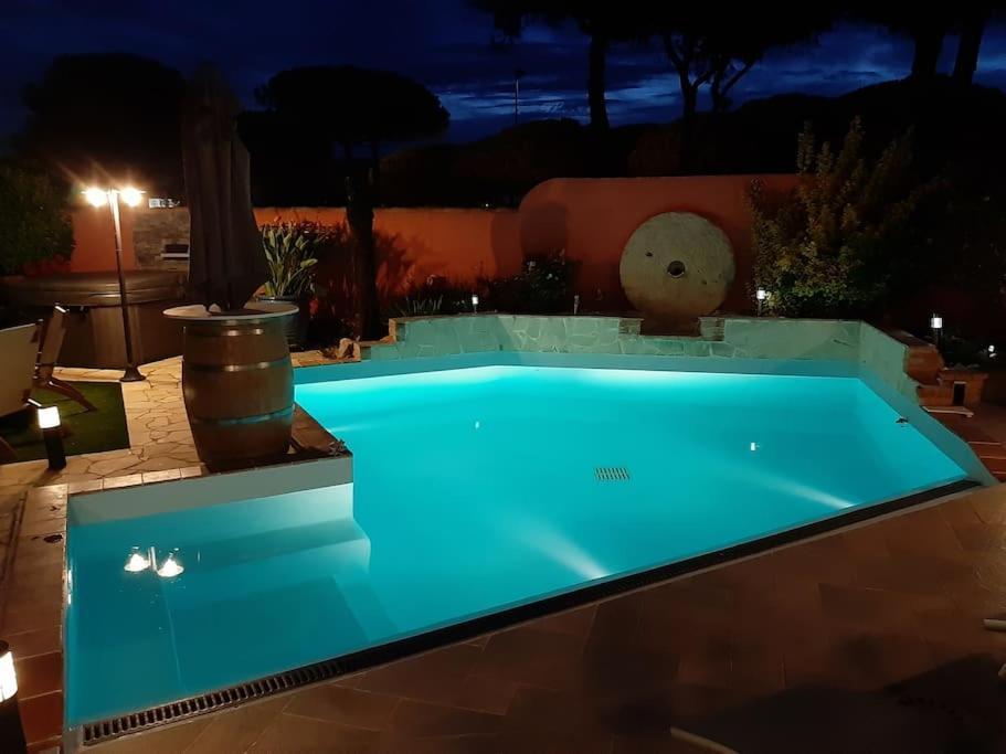 Hebergement Insolite Studio Grau Du Roi Mas Des Marines Piscine Le Grau-du-Roi Buitenkant foto